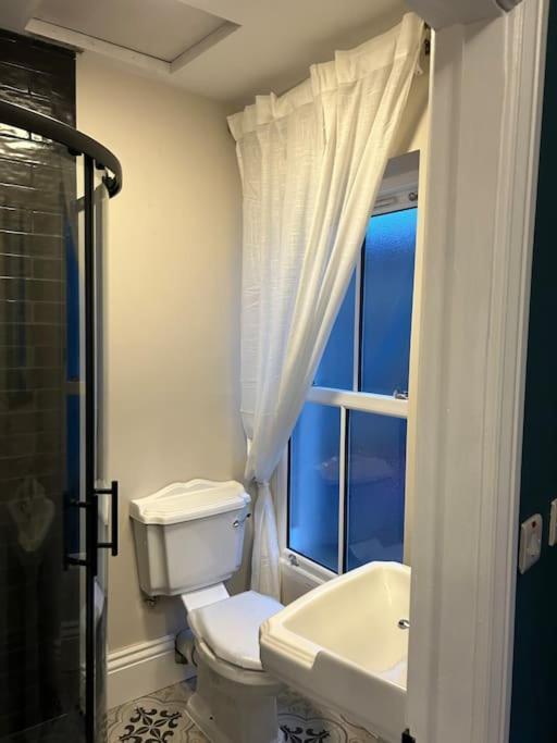 Ferienwohnung Patrick Street Townhouse Cork Exterior foto